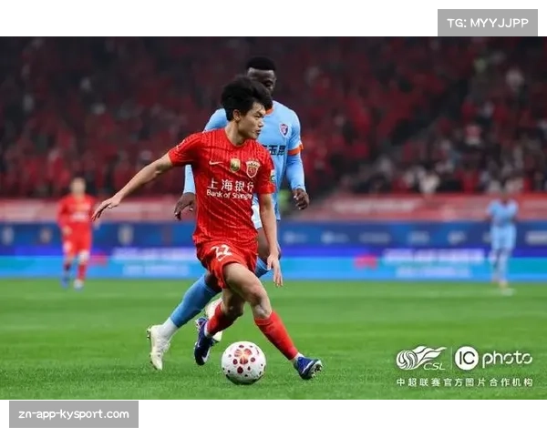 上海海港2-1绝杀云南玉昆，卫冕冠军艰难取得关键胜利